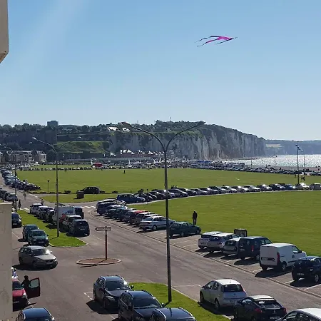 Location Front De Mer Apartment *
